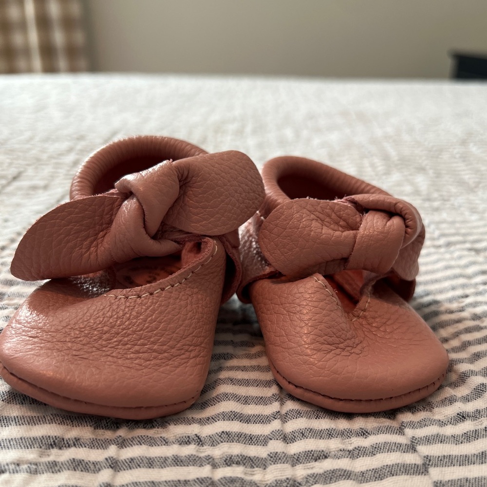 Blush Knotted Bow Baby Shoe